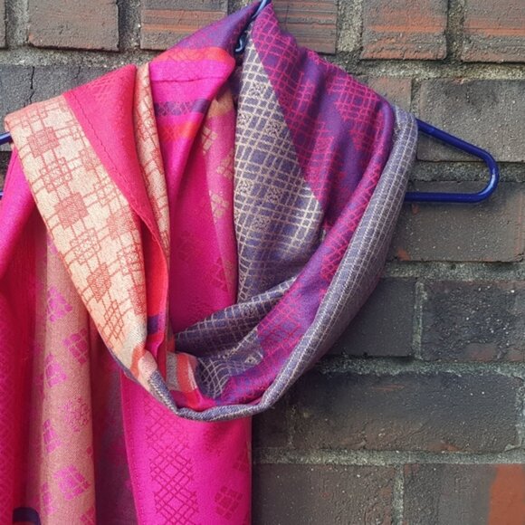 Pink Red Modern Pashmina Scarf for Women, Lightweight Festival Shawl Wrap Stole - Picture 3 of 7